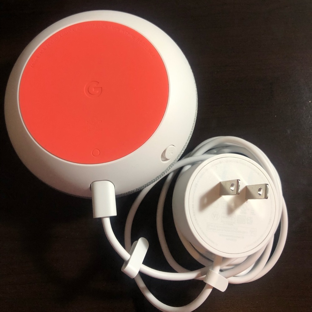 Google Home Mini - Picture 2 of 5